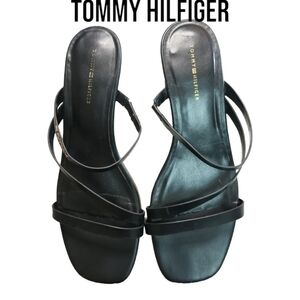 TOMMY Hilfiger cute Sandals size 8.5 EUC